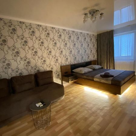 2 Комнатная Квартира, До 6 Спальных Мест Apartment Krivoy Rog Luaran gambar