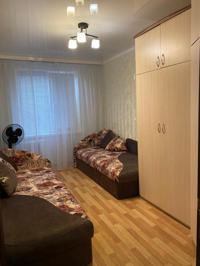 2 Комнатная Квартира, До 6 Спальных Мест Apartment Krivoy Rog Luaran gambar